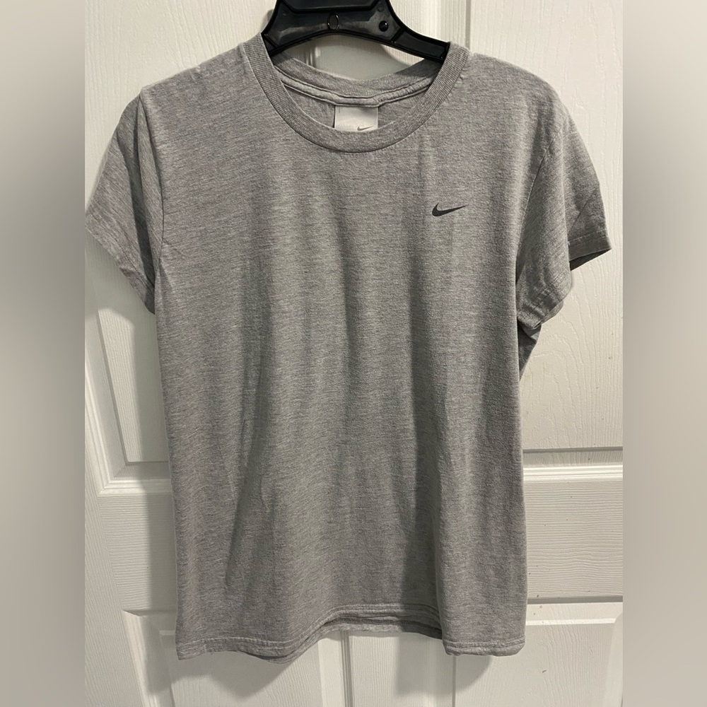 Nike Classic Gray T-Shirt. Size L (Youth)